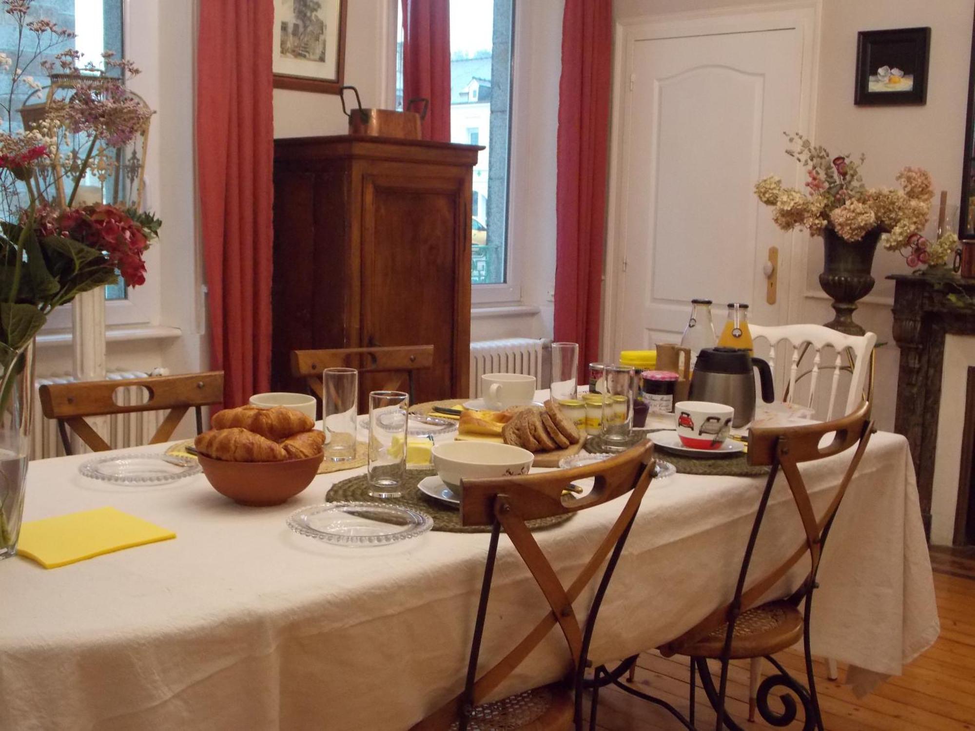 La Vie De Chateau En Toute Amitie Et Simplicite Montaudin Exteriér fotografie